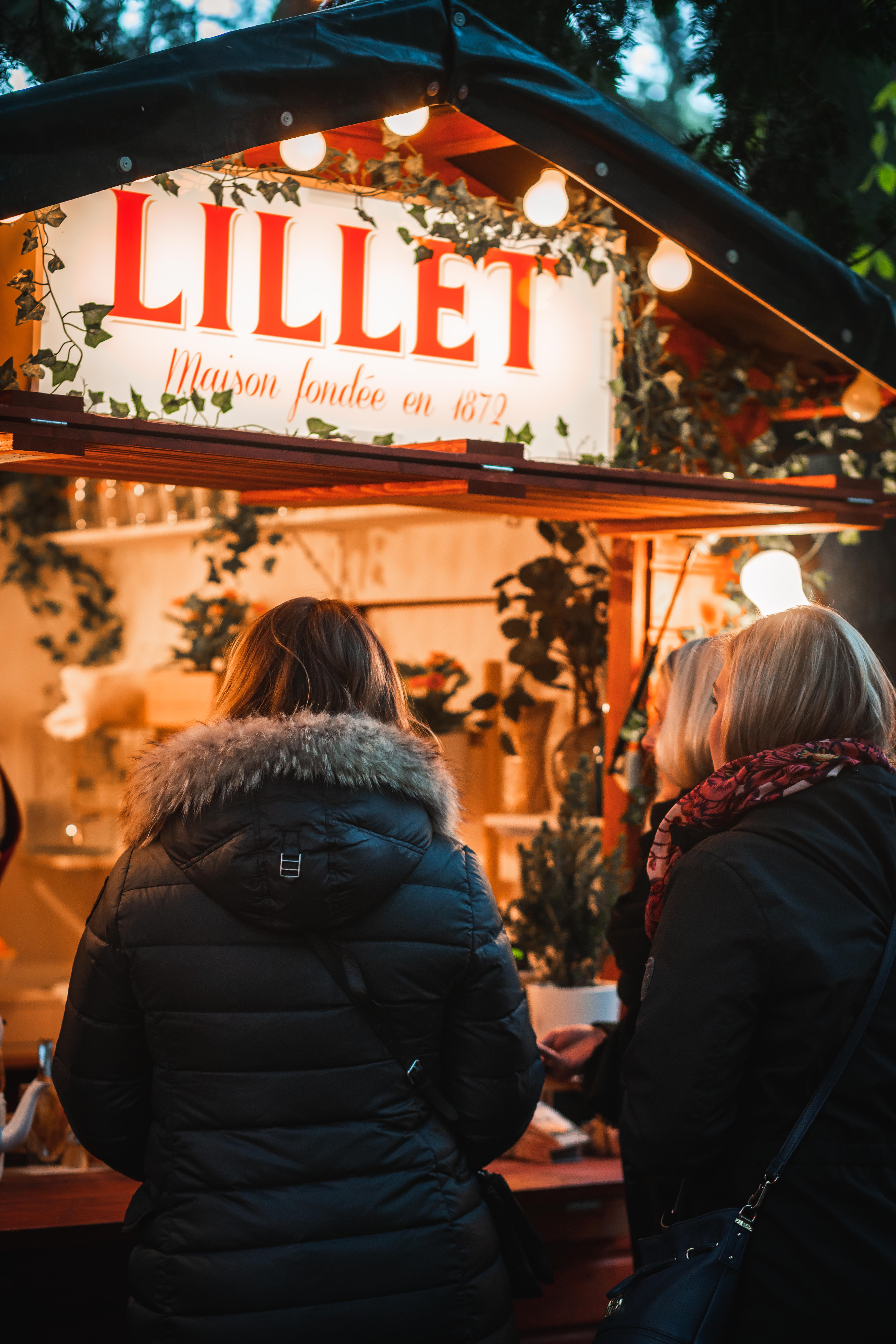 Lillet Weihnachtsmarkt-Stand Winter 2023: Köln, München, Stuttgart. Lillet Cocktails und Heißgetränke
